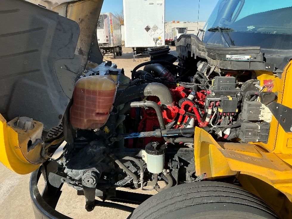 Medium Duty Box Truck-Light and Medium Duty Trucks-International-2022-MV607-Grand Prairie-TX-73,359\n\t\tmiles-$ 76,750 - Image 24