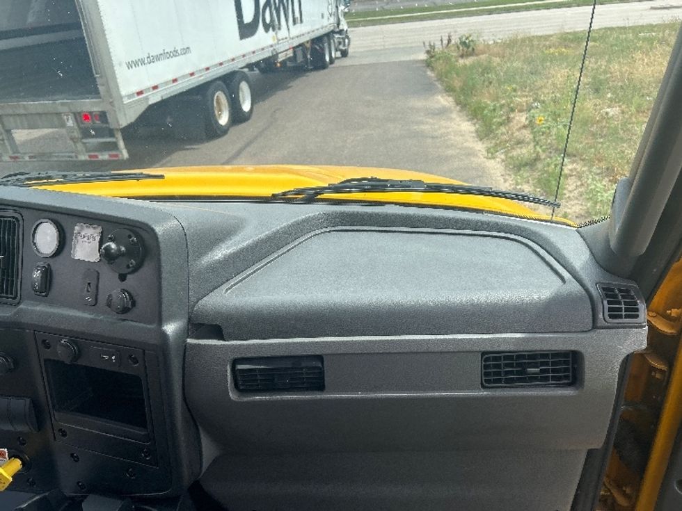 Medium Duty Box Truck-Light and Medium Duty Trucks-International-2022-MV607-Greeley-CO-151,130\n\t\tmiles-$ 63,750 - Image 21