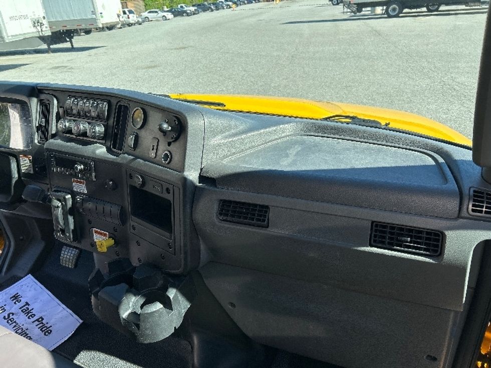 Medium Duty Box Truck-Light and Medium Duty Trucks-International-2022-MV607-Greensboro-NC-165,579\n\t\tmiles-$ 59,750 - Image 21
