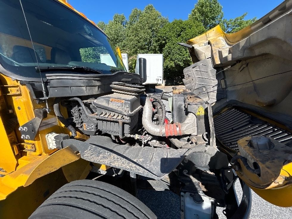 Medium Duty Box Truck-Light and Medium Duty Trucks-International-2022-MV607-Greensboro-NC-165,579\n\t\tmiles-$ 59,750 - Image 23