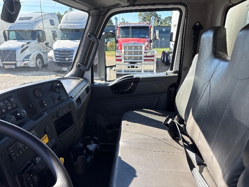 Medium Duty Box Truck-Light and Medium Duty Trucks-International-2022-MV607-Greensboro-NC-180,814\n\t\tmiles-$ 64,500 - Image 19