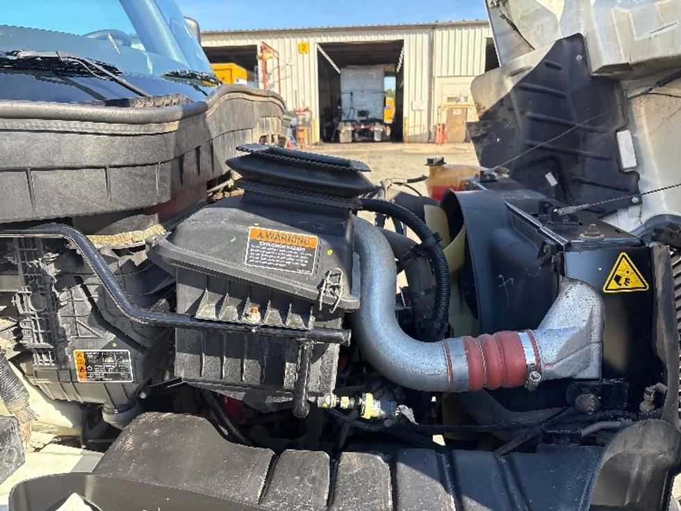 Medium Duty Box Truck-Light and Medium Duty Trucks-International-2022-MV607-Greensboro-NC-180,814\n\t\tmiles-$ 64,500 - Image 23