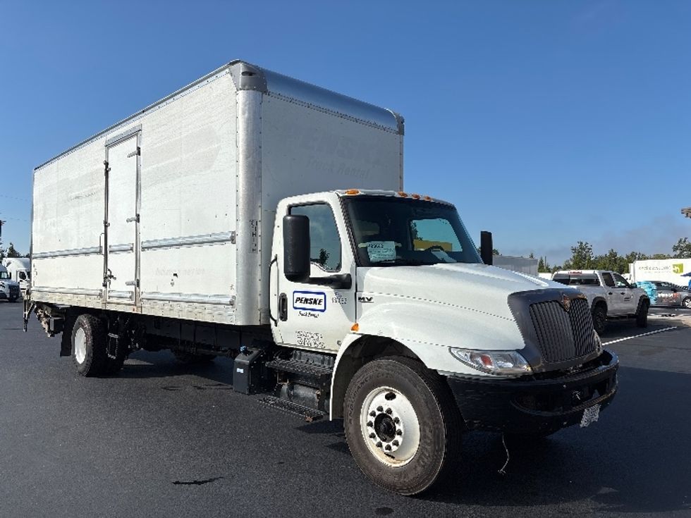Medium Duty Box Truck-Light and Medium Duty Trucks-International-2022-MV607-Greensboro-NC-193,606\n\t\tmiles-$ 59,250 - Image 1