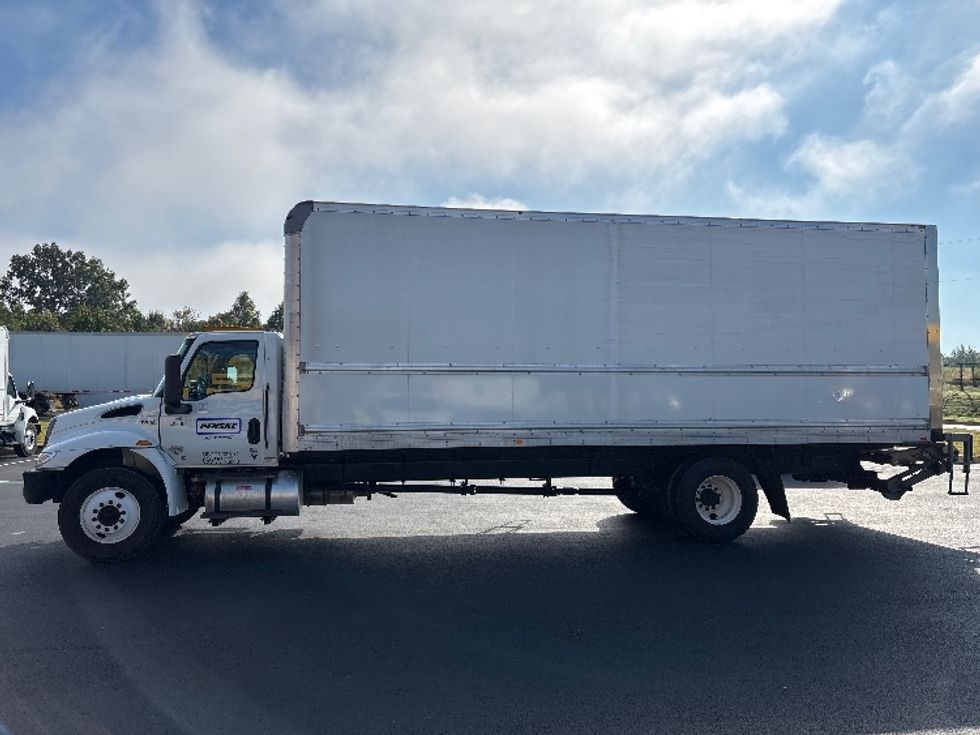 Medium Duty Box Truck-Light and Medium Duty Trucks-International-2022-MV607-Greensboro-NC-193,606\n\t\tmiles-$ 59,250 - Image 4