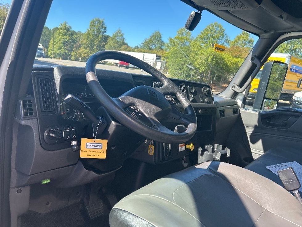 Medium Duty Box Truck-Light and Medium Duty Trucks-International-2022-MV607-Greensboro-NC-220,881\n\t\tmiles-$ 46,250 - Image 16