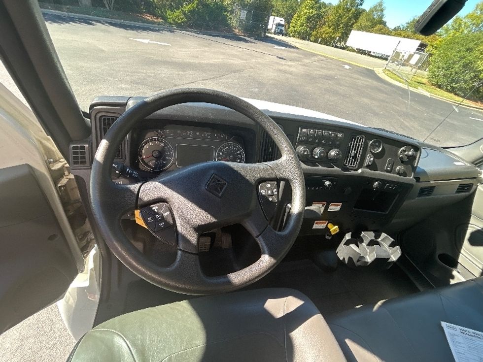 Medium Duty Box Truck-Light and Medium Duty Trucks-International-2022-MV607-Greensboro-NC-220,881\n\t\tmiles-$ 46,250 - Image 17