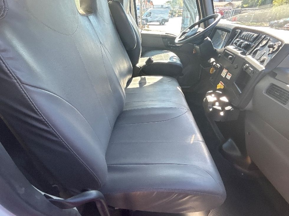Medium Duty Box Truck-Light and Medium Duty Trucks-International-2022-MV607-Greensboro-NC-220,881\n\t\tmiles-$ 46,250 - Image 21