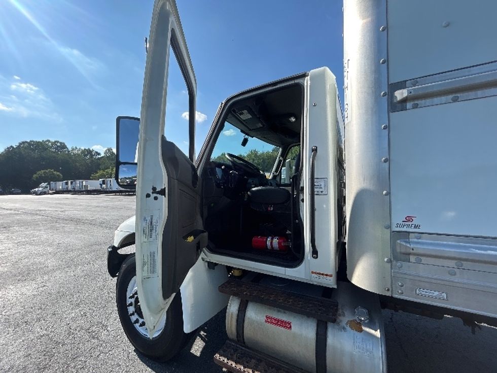 Medium Duty Box Truck-Light and Medium Duty Trucks-International-2022-MV607-Greensboro-NC-266,032\n\t\tmiles-$ 47,500 - Image 16