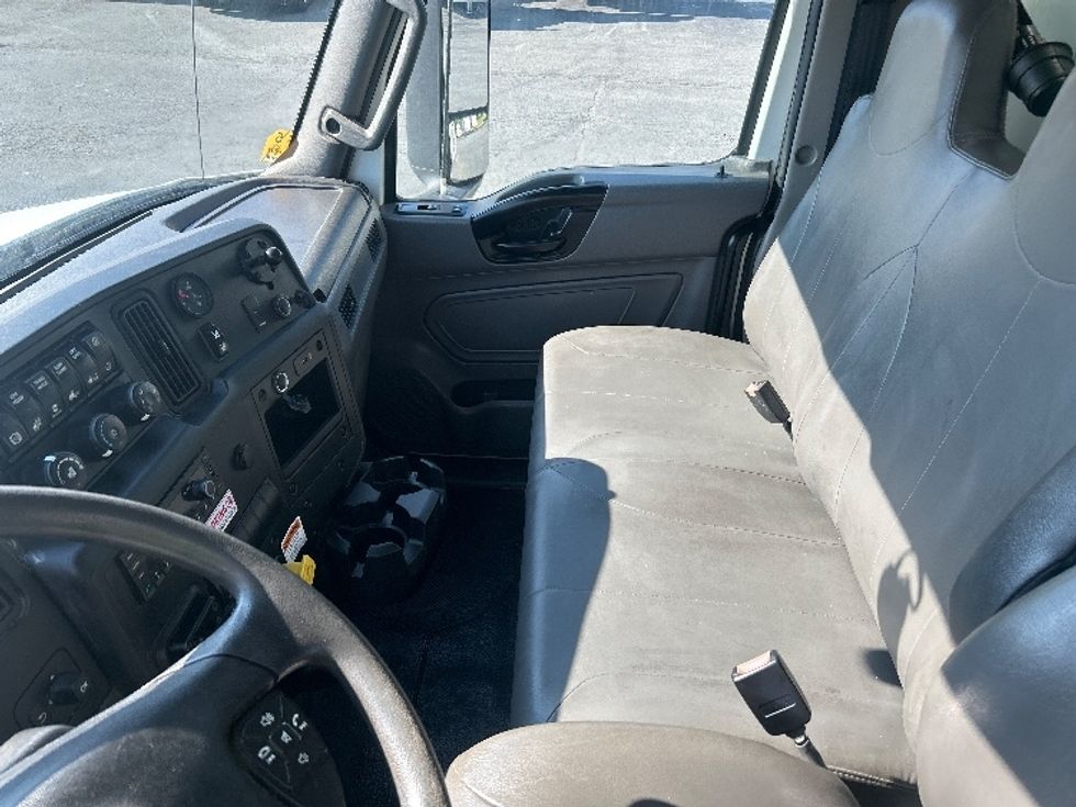 Medium Duty Box Truck-Light and Medium Duty Trucks-International-2022-MV607-Greensboro-NC-266,032\n\t\tmiles-$ 47,500 - Image 19