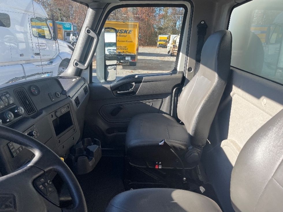 Medium Duty Box Truck-Light and Medium Duty Trucks-International-2022-MV607-Greer-SC-211,127\n\t\tmiles-$ 53,250 - Image 19