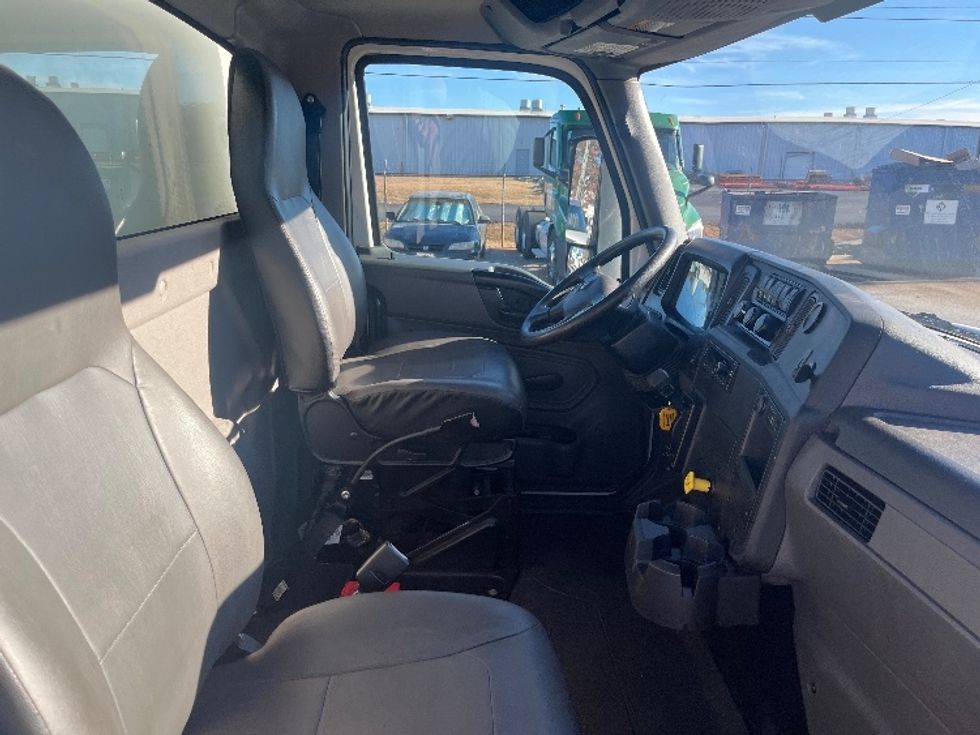 Medium Duty Box Truck-Light and Medium Duty Trucks-International-2022-MV607-Greer-SC-211,127\n\t\tmiles-$ 53,250 - Image 22