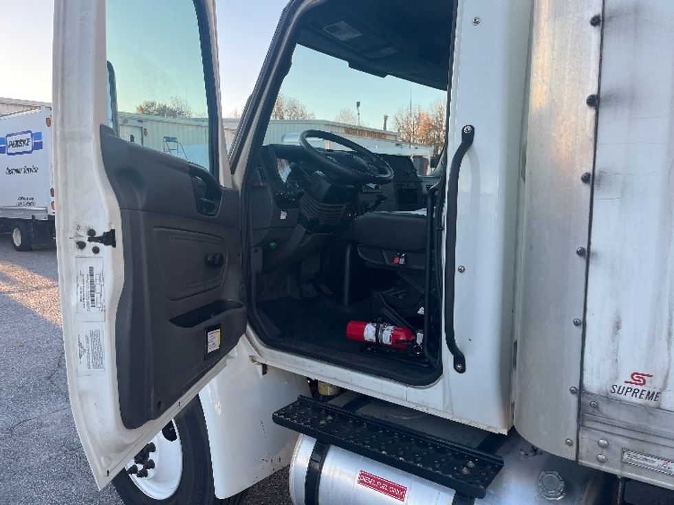 Medium Duty Box Truck-Light and Medium Duty Trucks-International-2022-MV607-Greer-SC-231,372\n\t\tmiles-$ 49,250 - Image 16