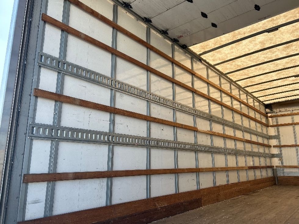 Medium Duty Box Truck-Light and Medium Duty Trucks-International-2022-MV607-Hammond-LA-106,428\n\t\tmiles-$ 74,250 - Image 11