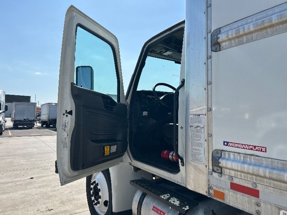 Medium Duty Box Truck-Light and Medium Duty Trucks-International-2022-MV607-Hammond-LA-106,428\n\t\tmiles-$ 74,250 - Image 16