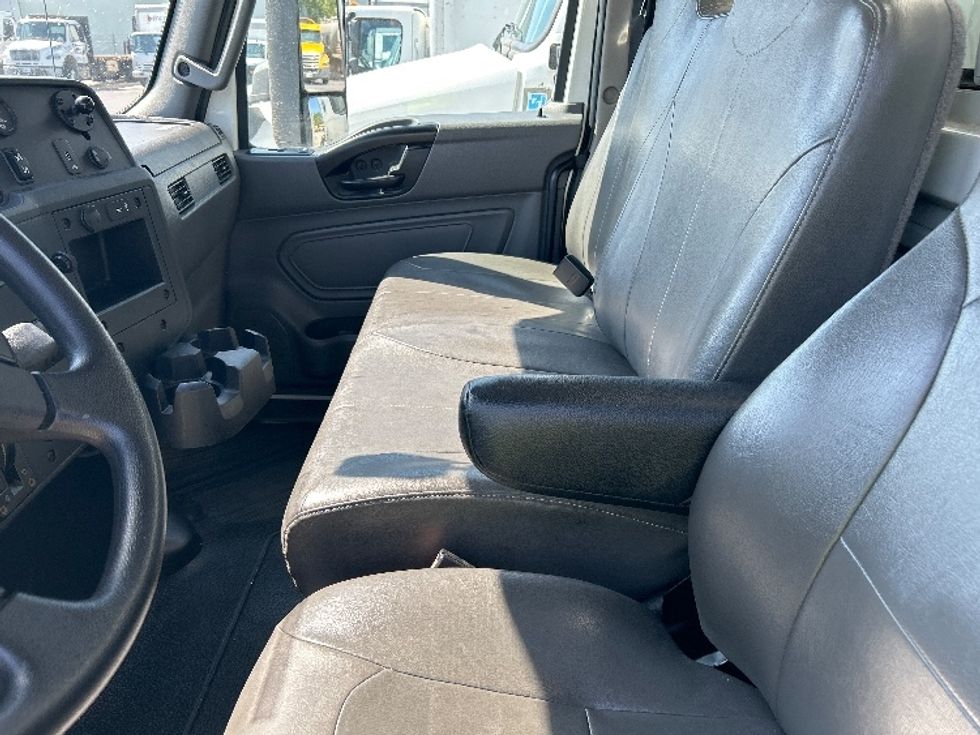 Medium Duty Box Truck-Light and Medium Duty Trucks-International-2022-MV607-Hammond-LA-106,428\n\t\tmiles-$ 74,250 - Image 19