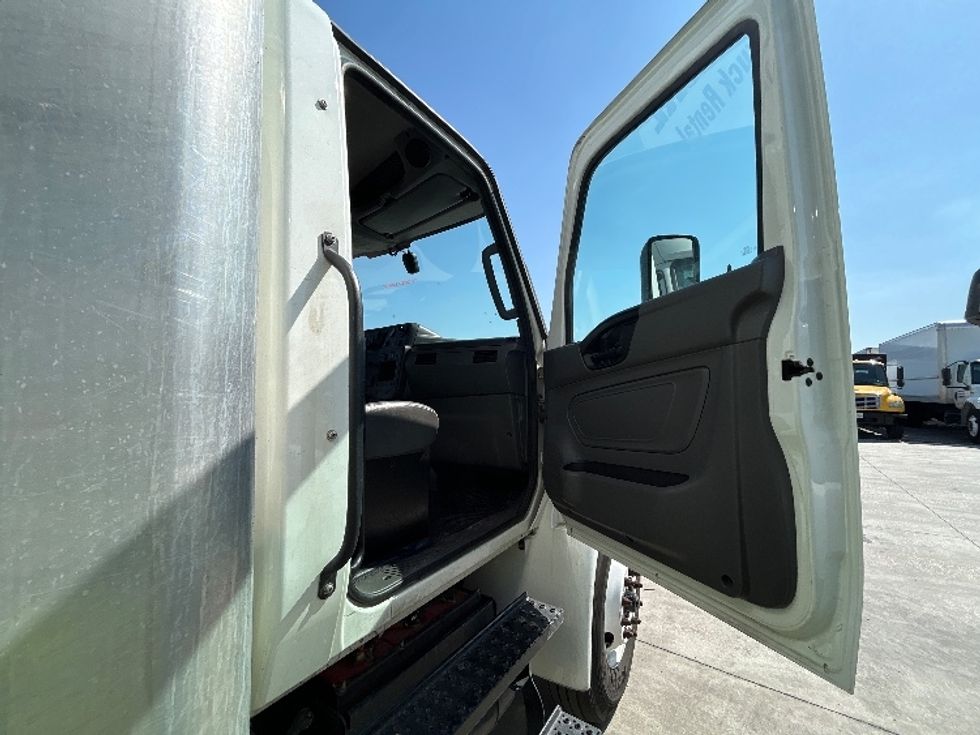 Medium Duty Box Truck-Light and Medium Duty Trucks-International-2022-MV607-Hammond-LA-106,428\n\t\tmiles-$ 74,250 - Image 20