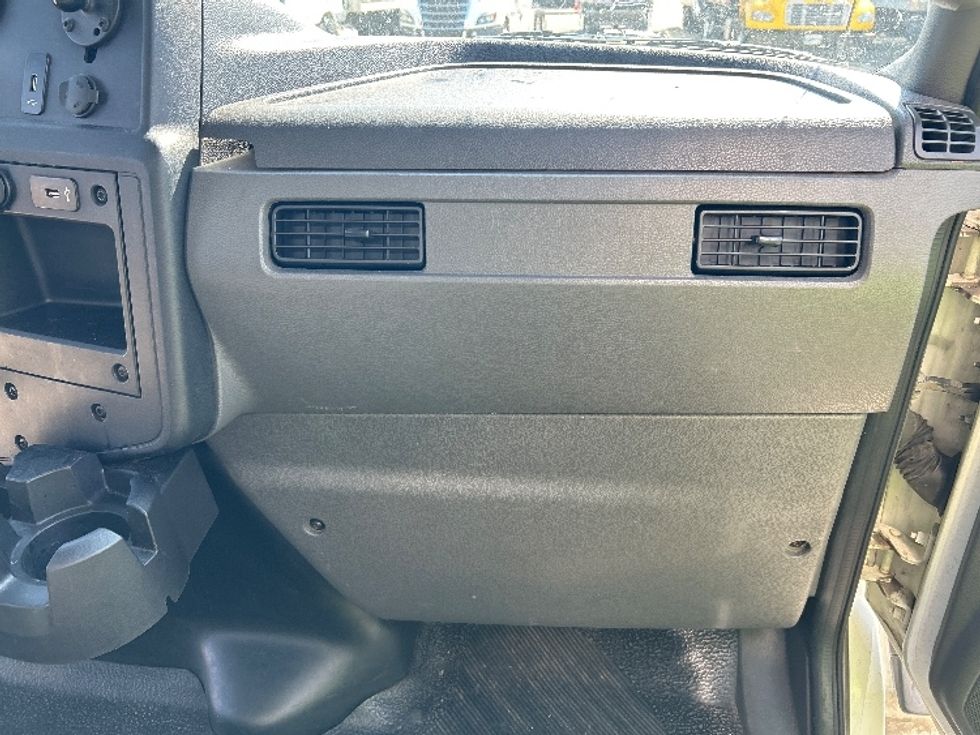 Medium Duty Box Truck-Light and Medium Duty Trucks-International-2022-MV607-Hammond-LA-106,428\n\t\tmiles-$ 74,250 - Image 21