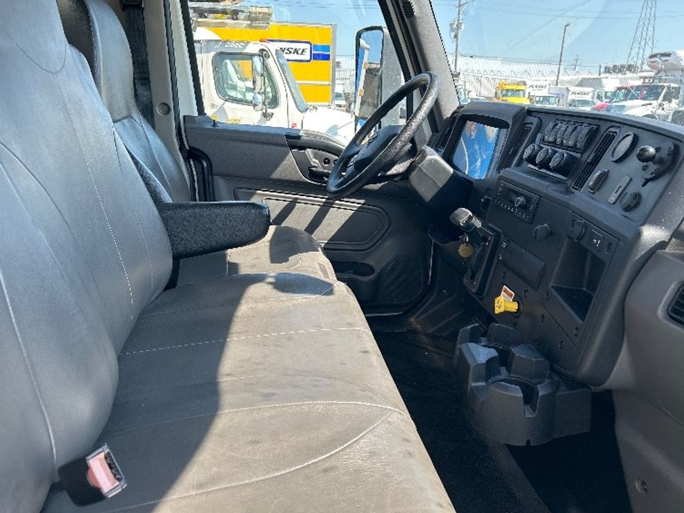 Medium Duty Box Truck-Light and Medium Duty Trucks-International-2022-MV607-Hammond-LA-106,428\n\t\tmiles-$ 74,250 - Image 22