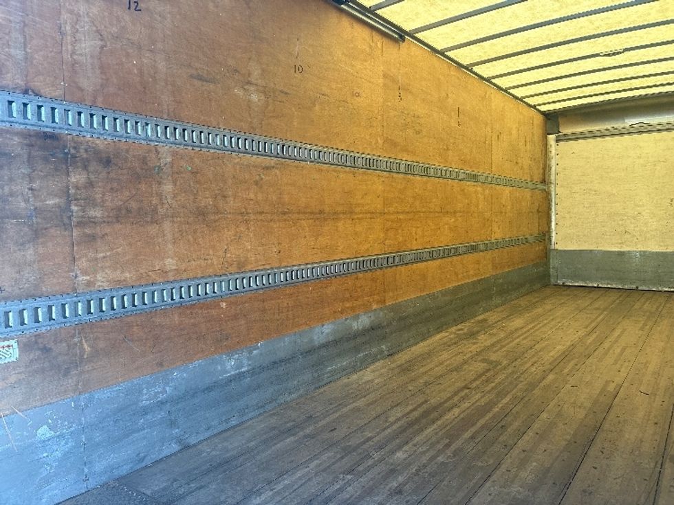 Medium Duty Box Truck-Light and Medium Duty Trucks-International-2022-MV607-Hammond-LA-189,425\n\t\tmiles-$ 69,250 - Image 11