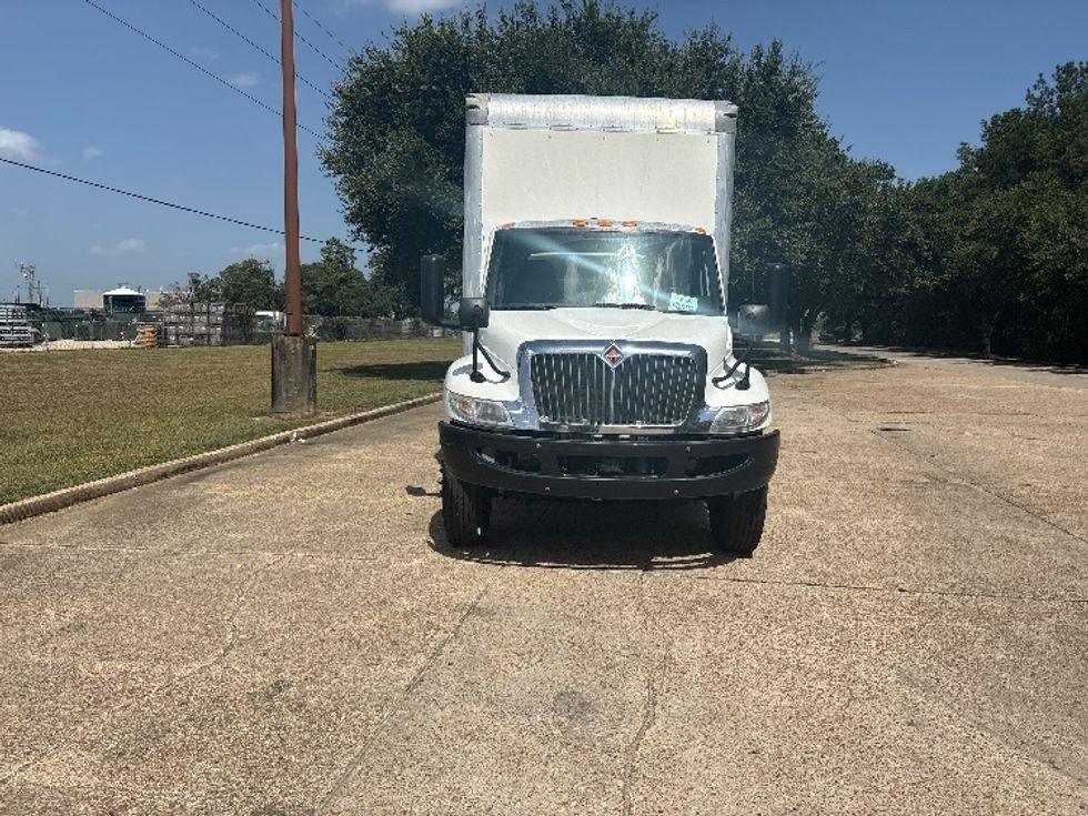Medium Duty Box Truck-Light and Medium Duty Trucks-International-2022-MV607-Hammond-LA-189,425\n\t\tmiles-$ 69,250 - Image 2