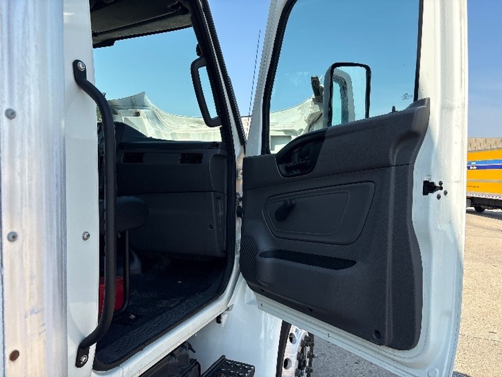 Medium Duty Box Truck-Light and Medium Duty Trucks-International-2022-MV607-Hammond-LA-189,425\n\t\tmiles-$ 69,250 - Image 20