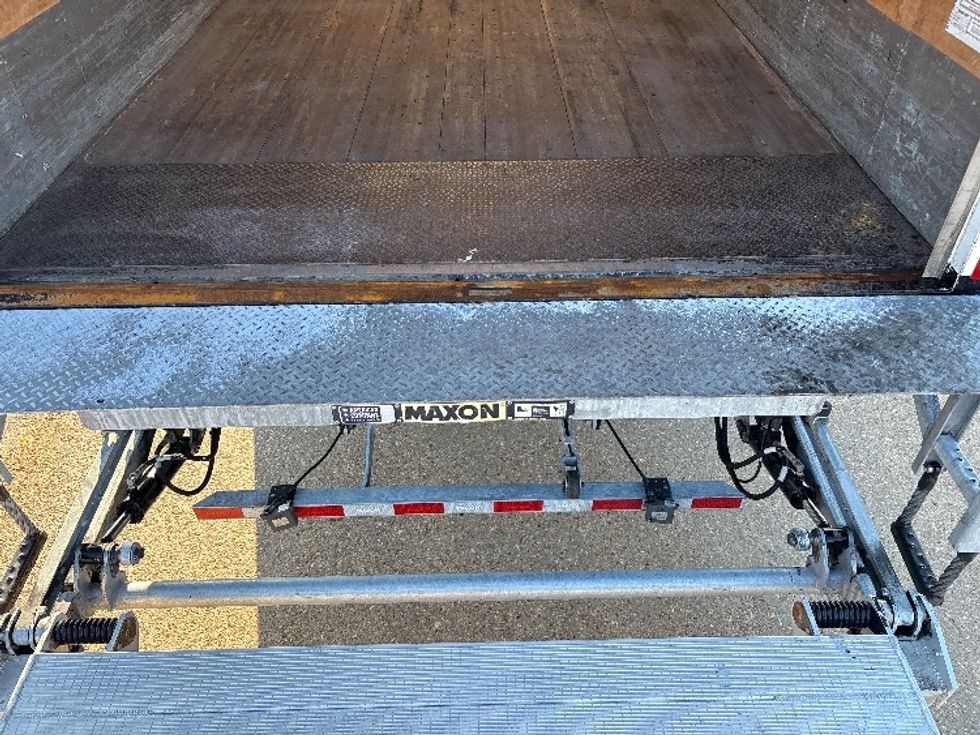 Medium Duty Box Truck-Light and Medium Duty Trucks-International-2022-MV607-Hammond-LA-240,078\n\t\tmiles-$ 49,500 - Image 10