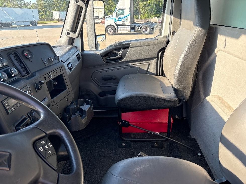 Medium Duty Box Truck-Light and Medium Duty Trucks-International-2022-MV607-Hammond-LA-240,078\n\t\tmiles-$ 49,500 - Image 19