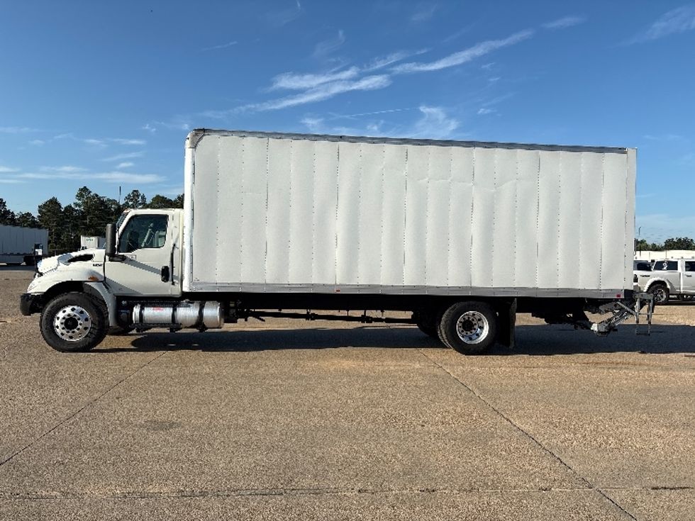 Medium Duty Box Truck-Light and Medium Duty Trucks-International-2022-MV607-Hammond-LA-240,078\n\t\tmiles-$ 49,500 - Image 4