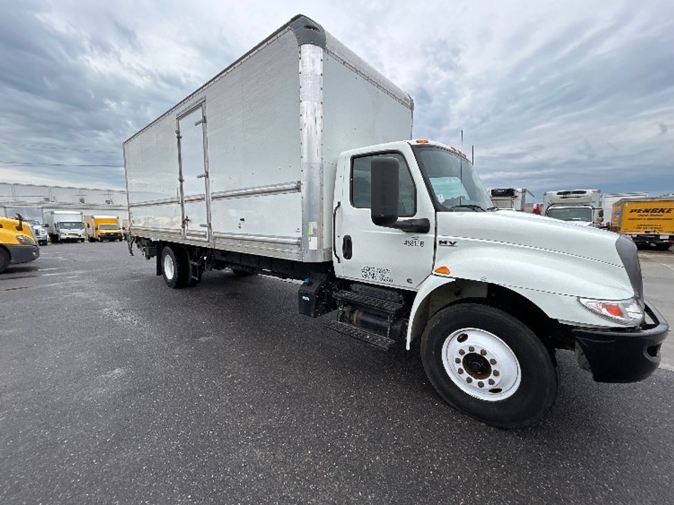 Medium Duty Box Truck-Light and Medium Duty Trucks-International-2022-MV607-Harahan-LA-111,813\n\t\tmiles-$ 72,250 - Image 1