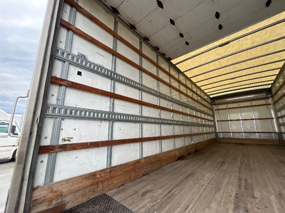 Medium Duty Box Truck-Light and Medium Duty Trucks-International-2022-MV607-Harahan-LA-111,813\n\t\tmiles-$ 72,250 - Image 11