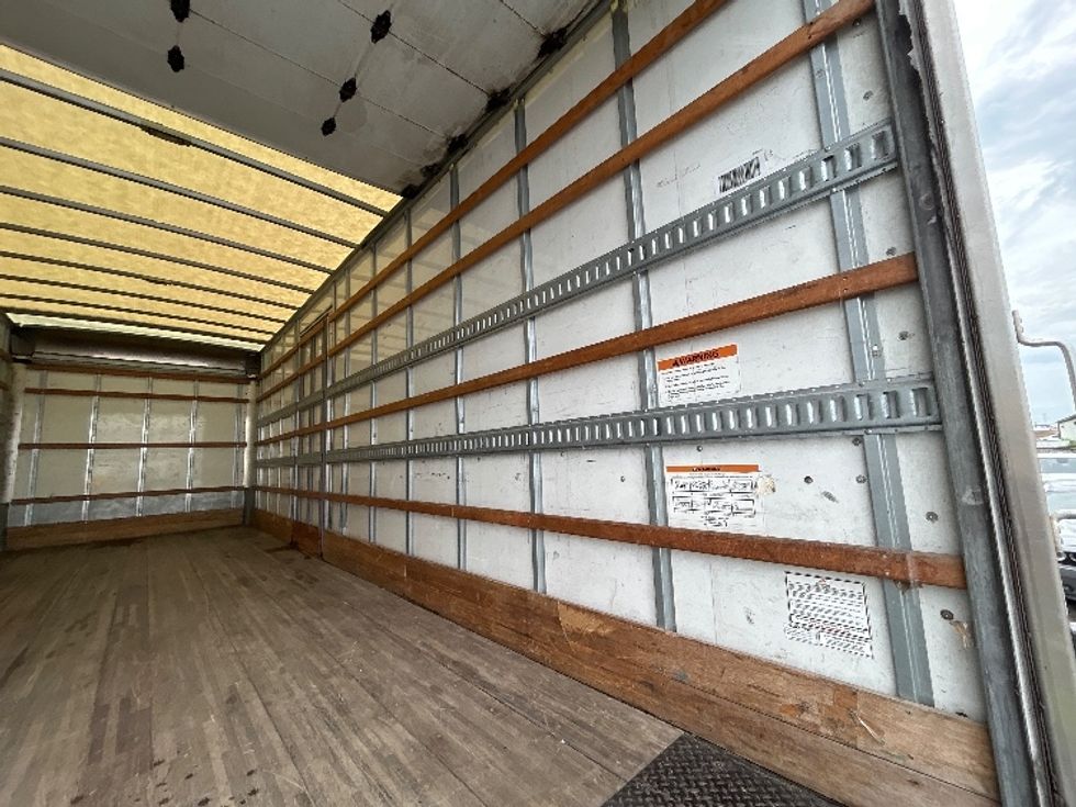 Medium Duty Box Truck-Light and Medium Duty Trucks-International-2022-MV607-Harahan-LA-111,813\n\t\tmiles-$ 72,250 - Image 12