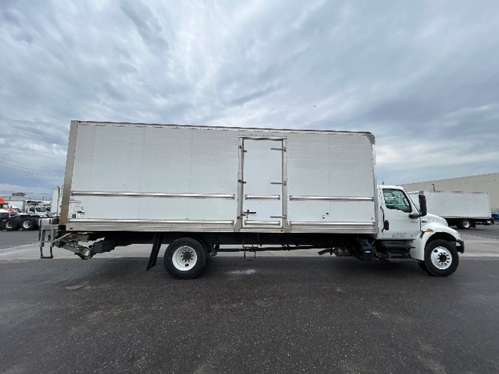 Medium Duty Box Truck-Light and Medium Duty Trucks-International-2022-MV607-Harahan-LA-111,813\n\t\tmiles-$ 72,250 - Image 15