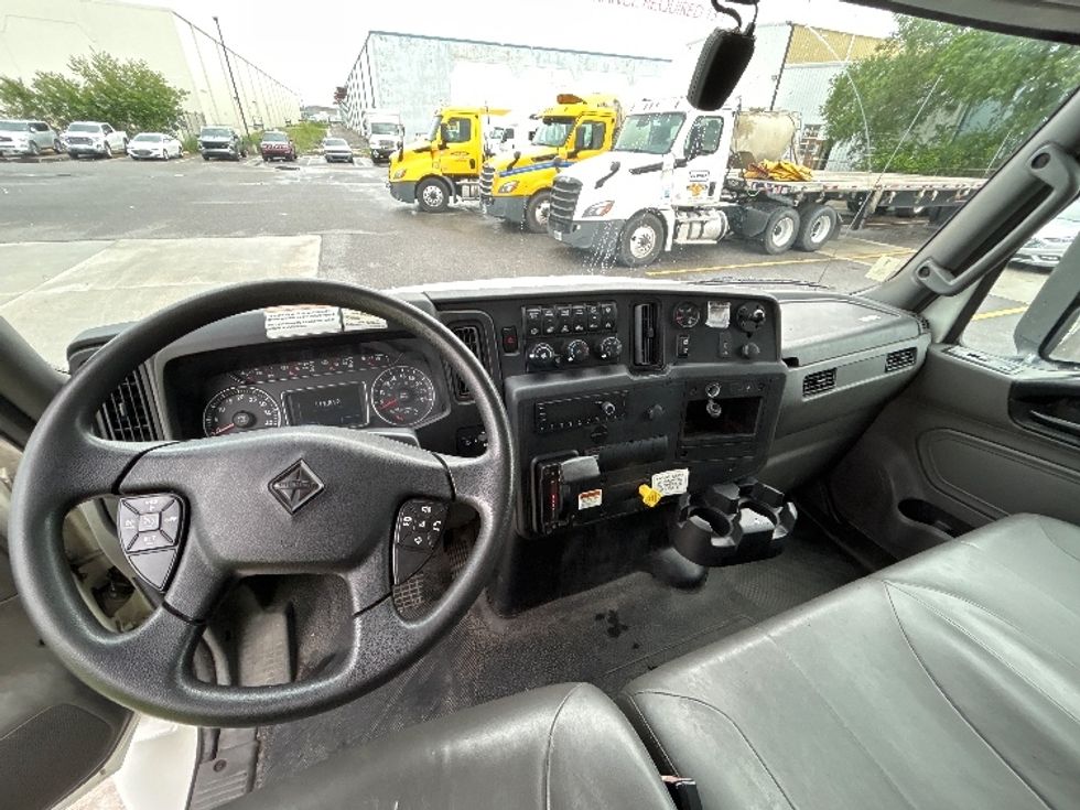 Medium Duty Box Truck-Light and Medium Duty Trucks-International-2022-MV607-Harahan-LA-111,813\n\t\tmiles-$ 72,250 - Image 18