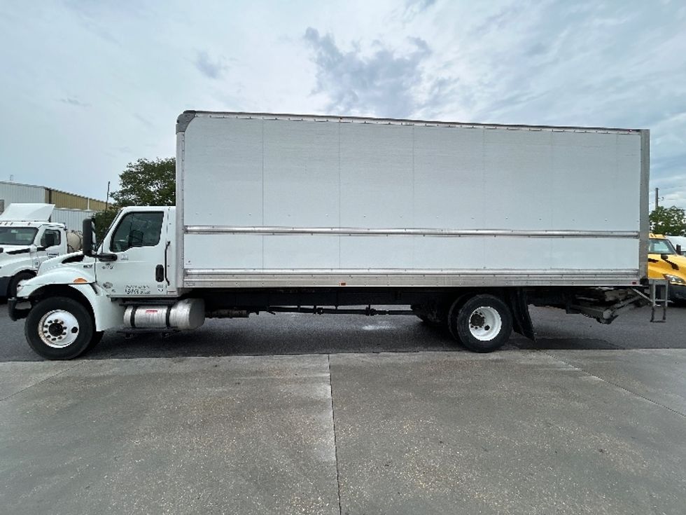 Medium Duty Box Truck-Light and Medium Duty Trucks-International-2022-MV607-Harahan-LA-111,813\n\t\tmiles-$ 72,250 - Image 4