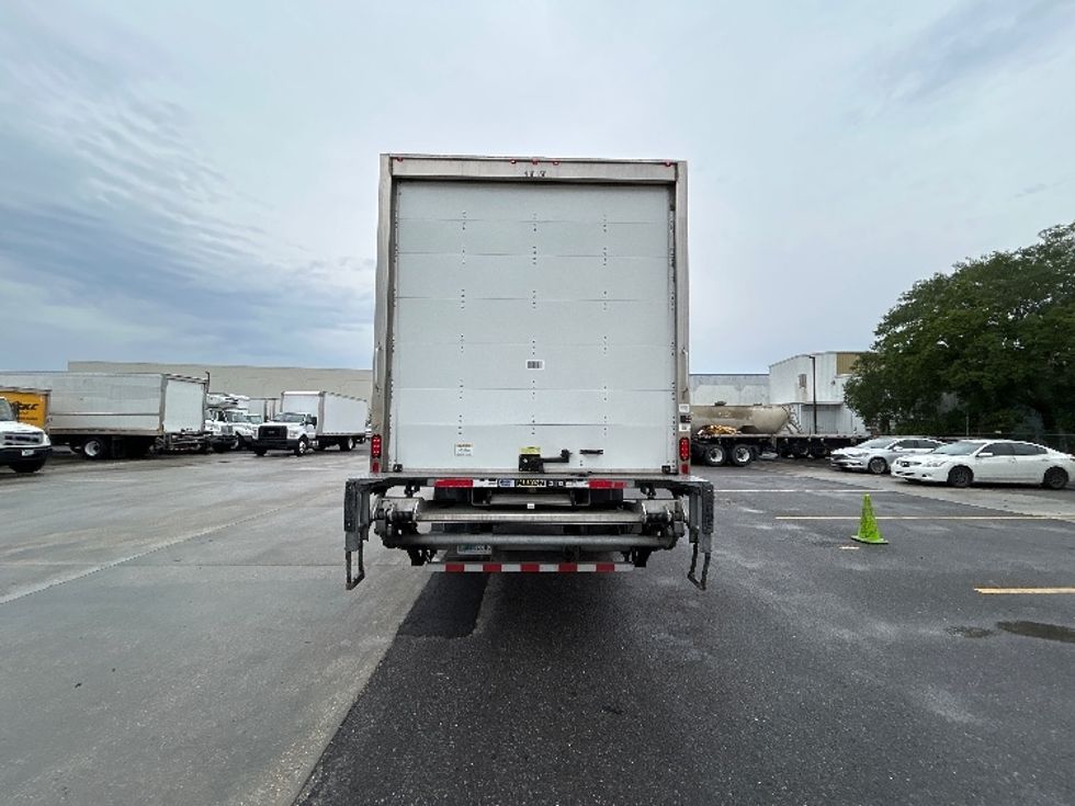Medium Duty Box Truck-Light and Medium Duty Trucks-International-2022-MV607-Harahan-LA-111,813\n\t\tmiles-$ 72,250 - Image 7