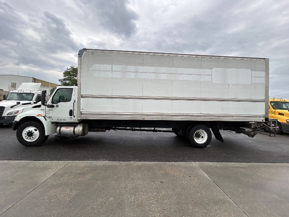 Medium Duty Box Truck-Light and Medium Duty Trucks-International-2022-MV607-Harahan-LA-119,194\n\t\tmiles-$ 70,750 - Image 4