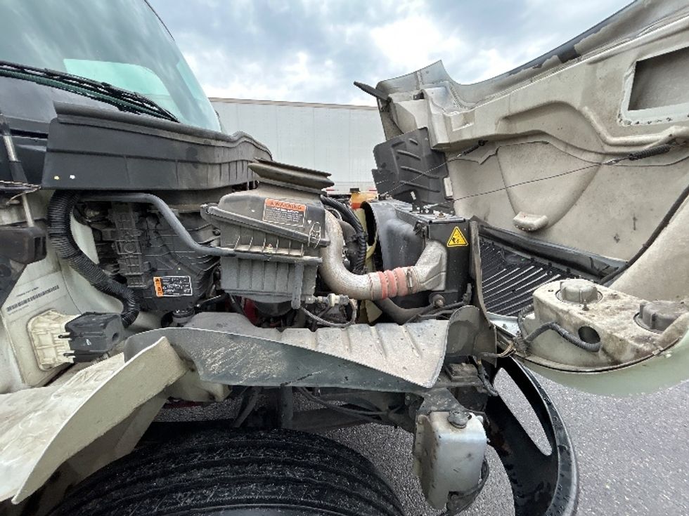 Medium Duty Box Truck-Light and Medium Duty Trucks-International-2022-MV607-Harahan-LA-127,972\n\t\tmiles-$ 68,500 - Image 24