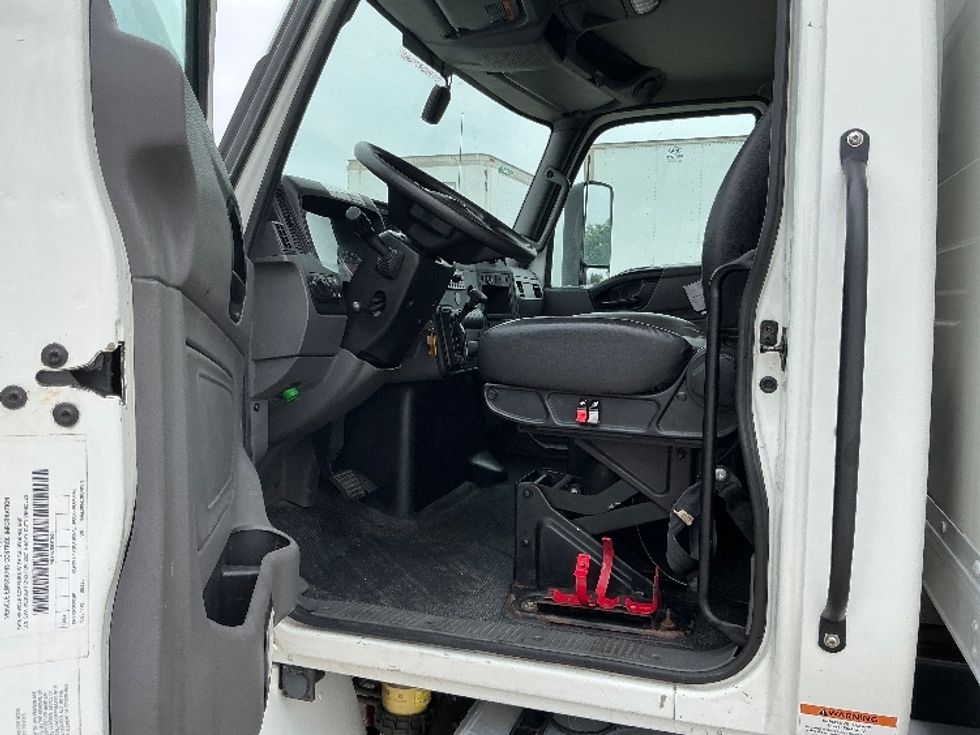Medium Duty Box Truck-Light and Medium Duty Trucks-International-2022-MV607-Harahan-LA-128,369\n\t\tmiles-$ 62,750 - Image 16