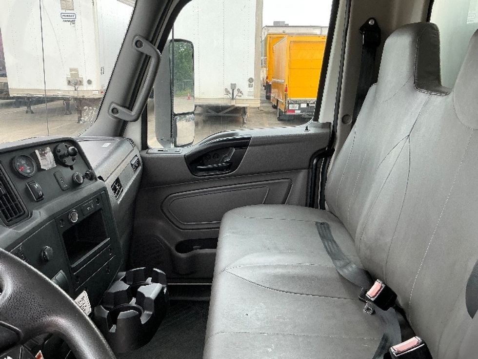 Medium Duty Box Truck-Light and Medium Duty Trucks-International-2022-MV607-Harahan-LA-128,369\n\t\tmiles-$ 62,750 - Image 19