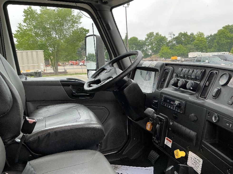 Medium Duty Box Truck-Light and Medium Duty Trucks-International-2022-MV607-Harahan-LA-128,369\n\t\tmiles-$ 62,750 - Image 22