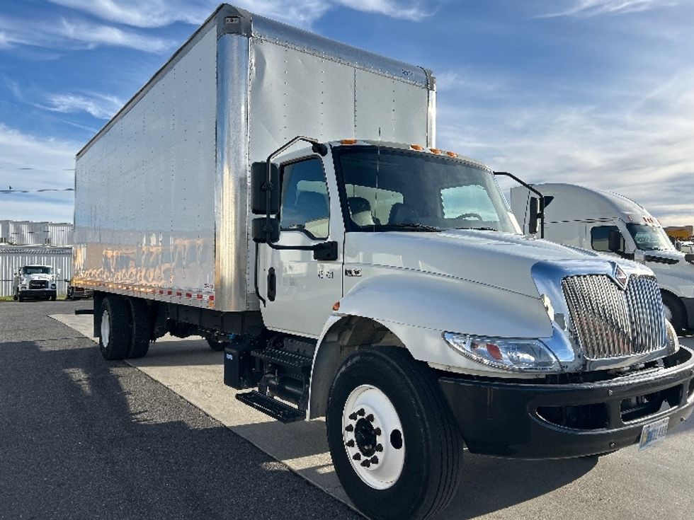 Medium Duty Box Truck-Light and Medium Duty Trucks-International-2022-MV607-Harahan-LA-59,619\n\t\tmiles-$ 71,250 - Image 1