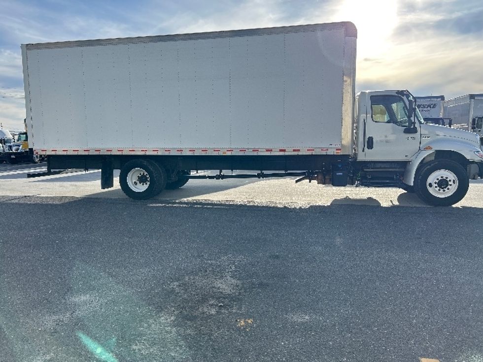Medium Duty Box Truck-Light and Medium Duty Trucks-International-2022-MV607-Harahan-LA-59,619\n\t\tmiles-$ 71,250 - Image 15