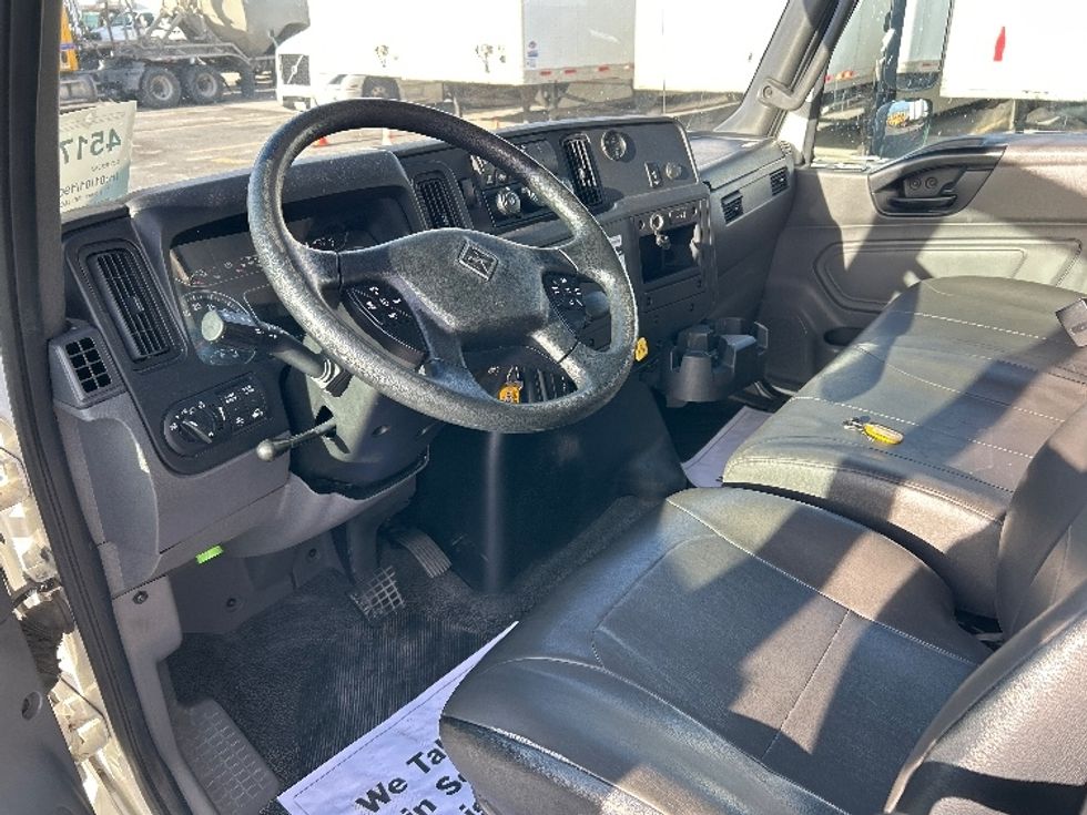 Medium Duty Box Truck-Light and Medium Duty Trucks-International-2022-MV607-Harahan-LA-59,619\n\t\tmiles-$ 71,250 - Image 17