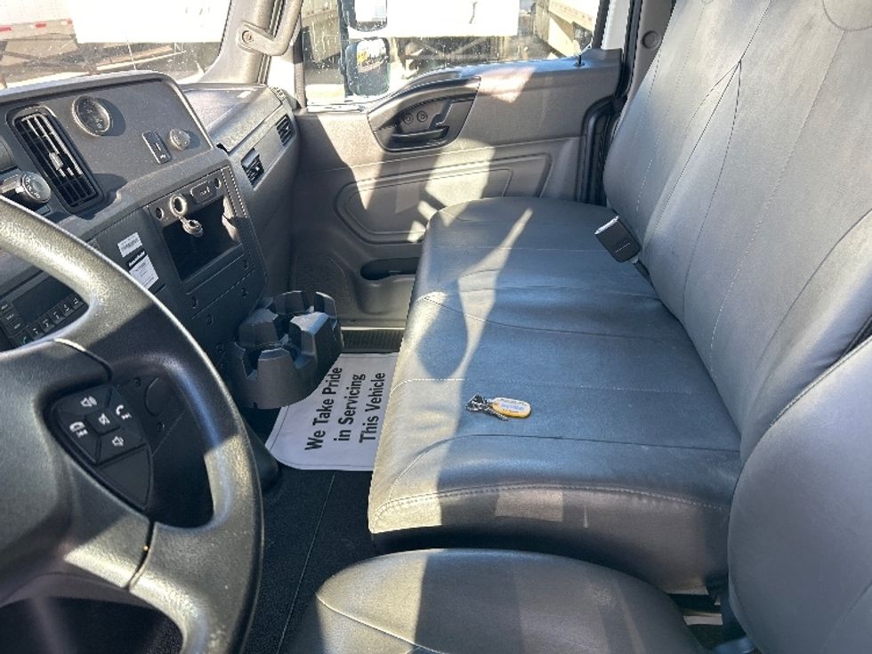Medium Duty Box Truck-Light and Medium Duty Trucks-International-2022-MV607-Harahan-LA-59,619\n\t\tmiles-$ 71,250 - Image 19