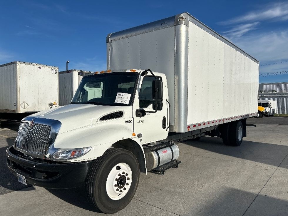 Medium Duty Box Truck-Light and Medium Duty Trucks-International-2022-MV607-Harahan-LA-59,619\n\t\tmiles-$ 71,250 - Image 3