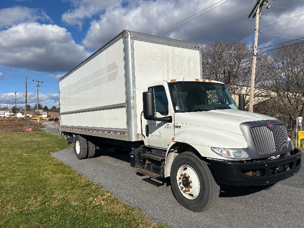 Medium Duty Box Truck-Light and Medium Duty Trucks-International-2022-MV607-Harrisburg-PA-111,917\n\t\tmiles-$ 68,250 - Image 1