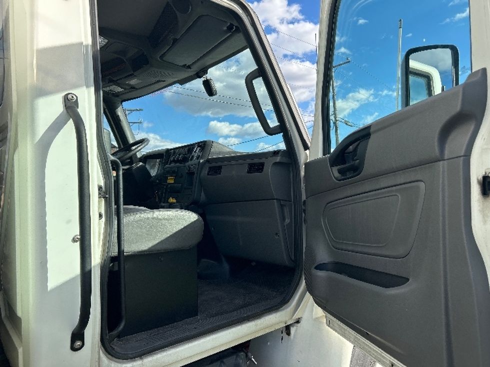 Medium Duty Box Truck-Light and Medium Duty Trucks-International-2022-MV607-Harrisburg-PA-111,917\n\t\tmiles-$ 68,250 - Image 18