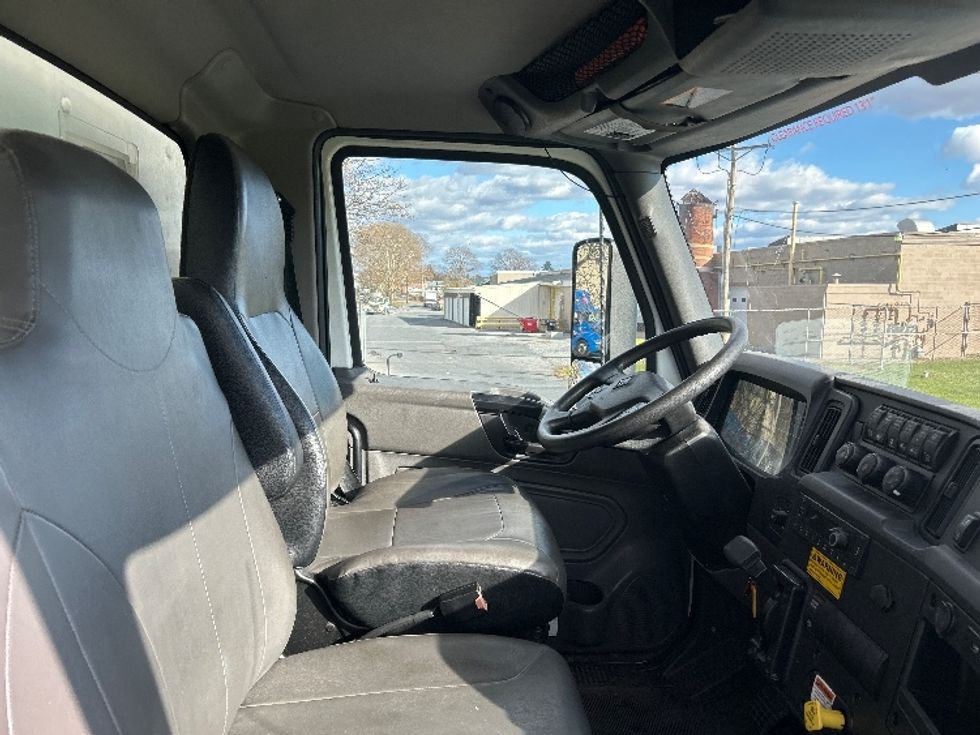 Medium Duty Box Truck-Light and Medium Duty Trucks-International-2022-MV607-Harrisburg-PA-111,917\n\t\tmiles-$ 68,250 - Image 20