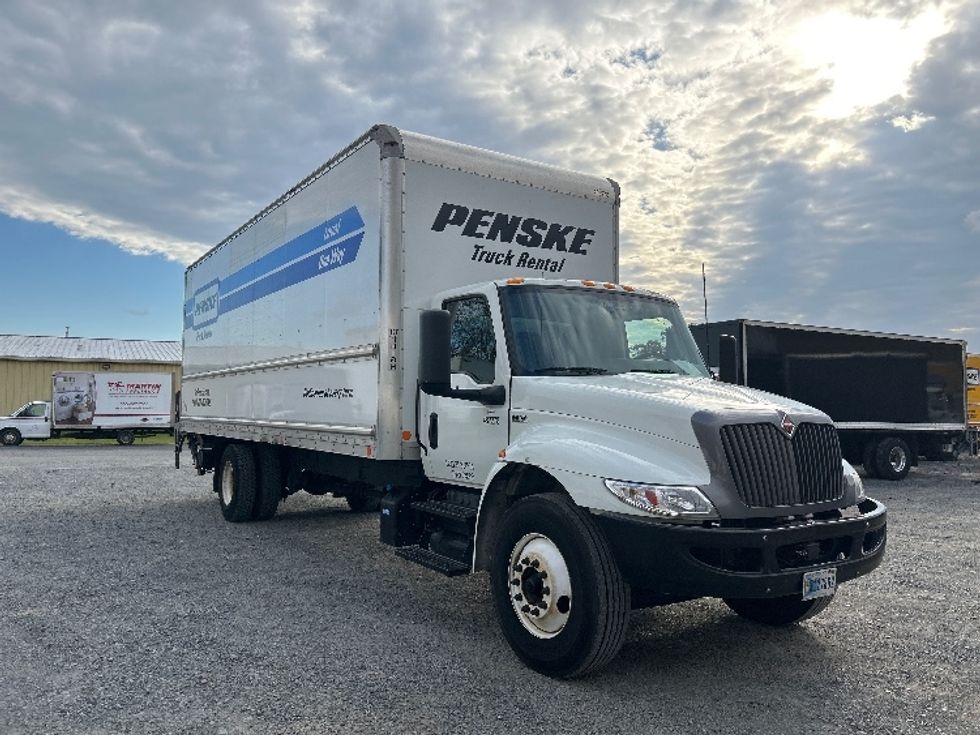 Medium Duty Box Truck-Light and Medium Duty Trucks-International-2022-MV607-Harrisburg-PA-214,588\n\t\tmiles-$ 49,000 - Image 1