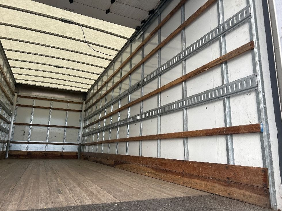Medium Duty Box Truck-Light and Medium Duty Trucks-International-2022-MV607-Harrisburg-PA-214,588\n\t\tmiles-$ 49,000 - Image 12